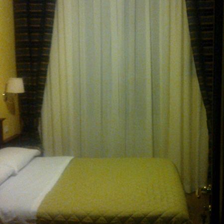 Bed and Breakfast Pitagora House Рим Екстер'єр фото